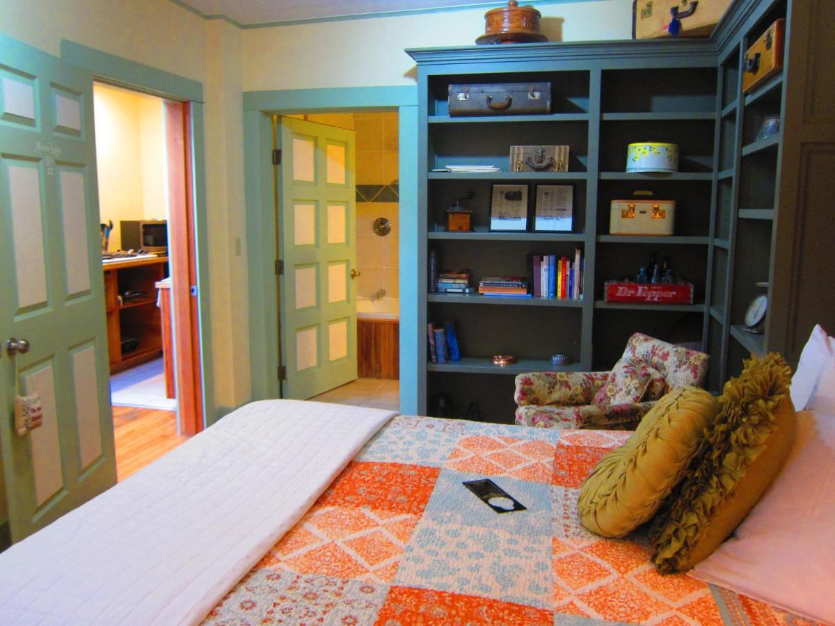 Clementine'S Guest House & Vacation Rentals Astoria Exterior photo