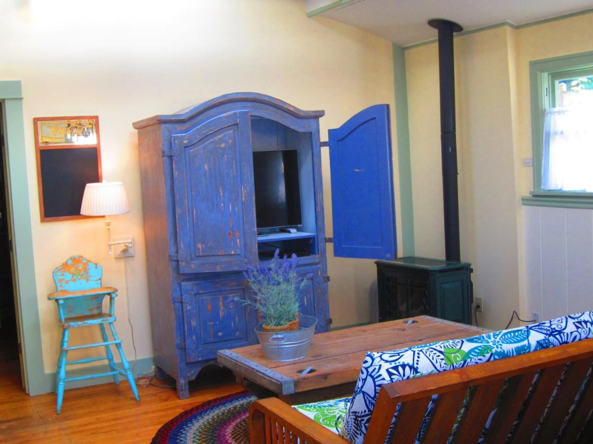 Clementine'S Guest House & Vacation Rentals Astoria Exterior photo