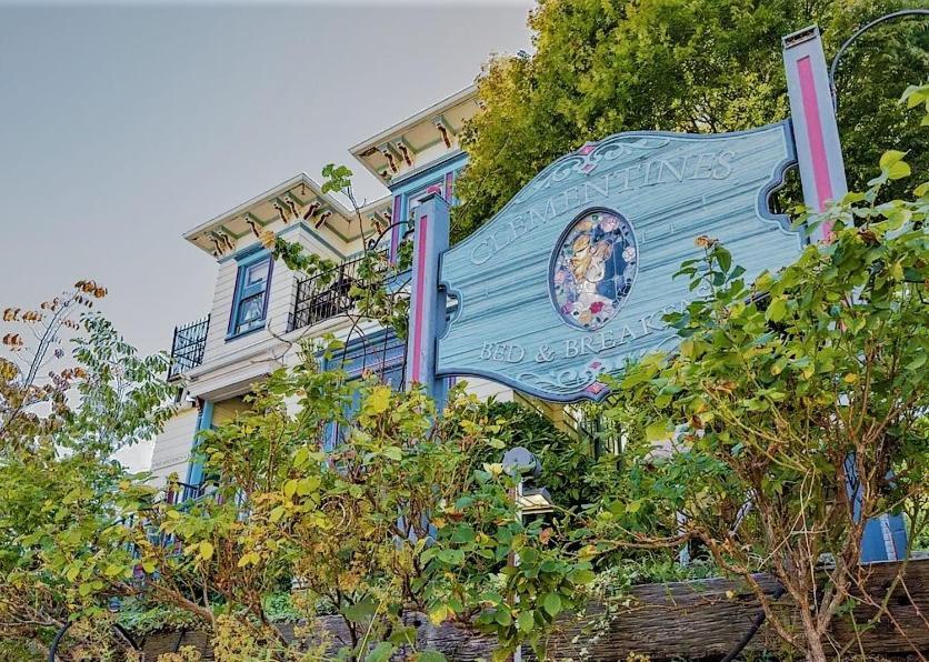 Clementine'S Guest House & Vacation Rentals Astoria Exterior photo
